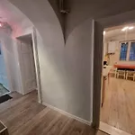R Castle - 2 Room Apartment