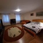 R Castle - 2 Room Apartment